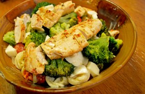 chickenbroccolitomatopastabowl